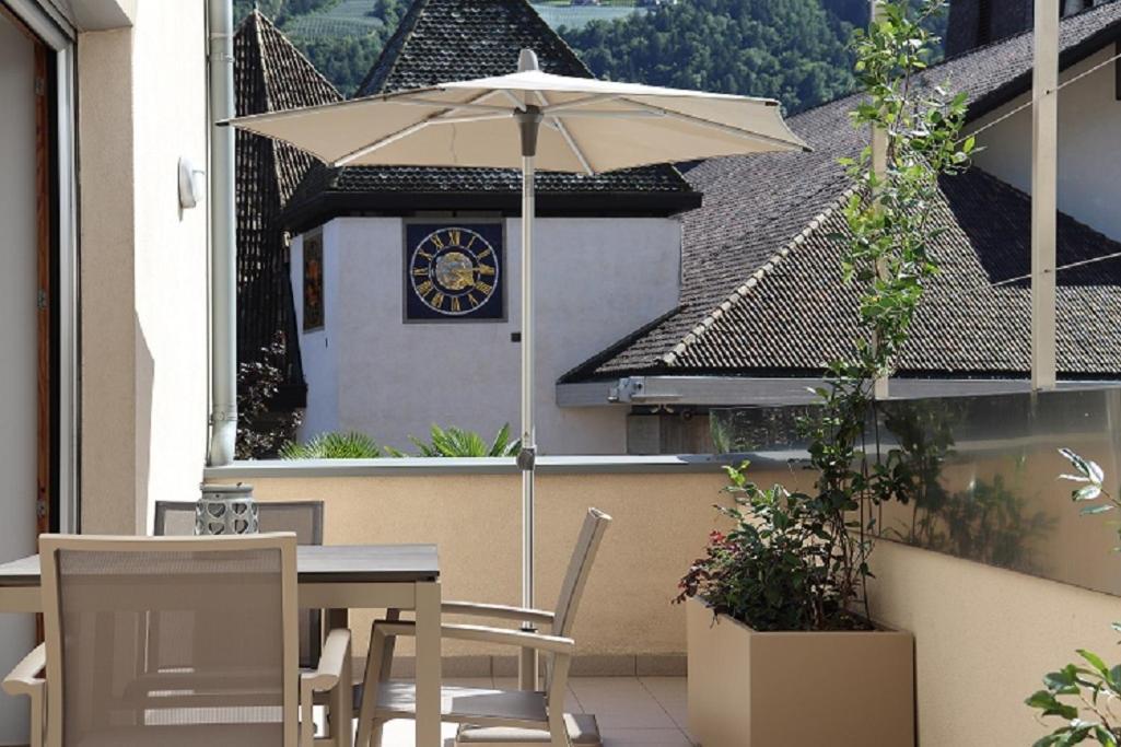 Ferienwohnung mit sehr großer sonnenverwöhnten Terrasse Algund Exterior foto